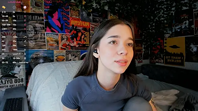 Snapshot of Butterflys1268 chatting on March 2025 09:37:01 PM Butterflys1268 online show from March 2025 09:37:01 PM