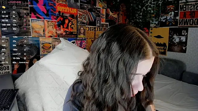 Snapshot of Butterflys1268 chatting on March 2025 07:59:01 PM Butterflys1268 online show from March 2025 07:59:01 PM