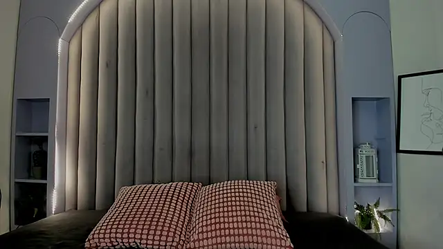 StefanyWilliams  online show from December 2025 07:43:01 PM