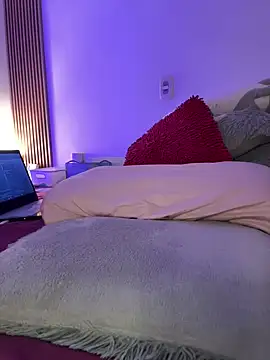 Snapshot of Mae_Henao9 chatting on September 2025 04:12:02 AM Mae Henao9 online show from September 2025 04:12:02 AM