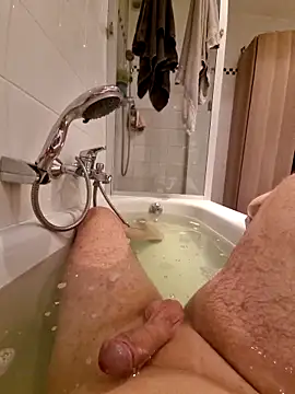 chriscross3771 online show from April 2026 06:05:01 PM