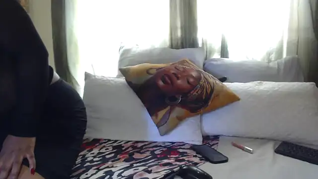 Foxybrownxx1 online show from March 2026 07:59:02 AM