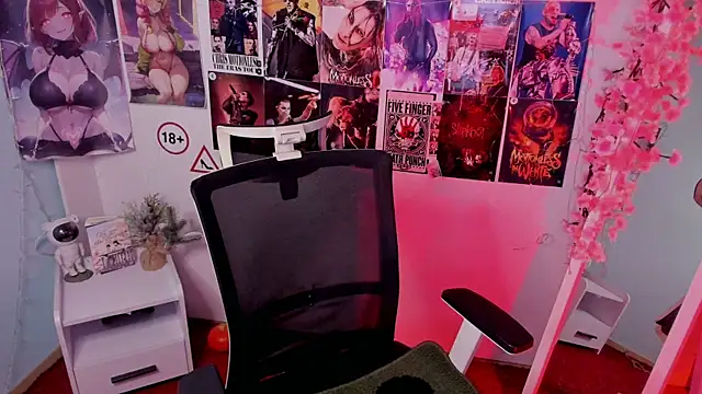 Snapshot of Rudy_02 chatting on December 2025 08:02:01 PM Rudy 02 online show from December 2025 08:02:01 PM