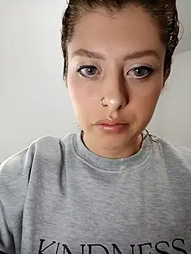 nix white online show from February 2025 01:03:01 AM