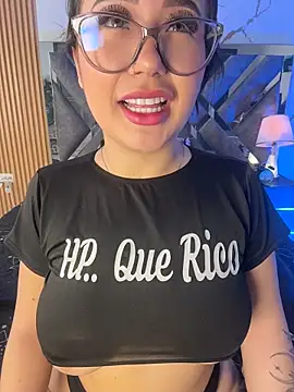 Snapshot of LylaLee111 chatting on November 2025 02:17:02 PM LylaLee111 online show from November 2025 02:17:02 PM