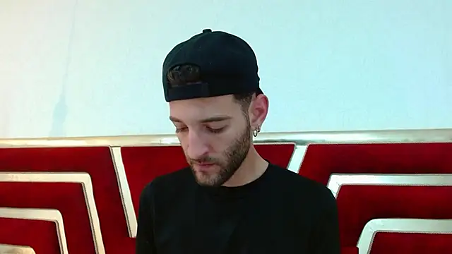 Christopher saint online show from April 2026 05:51:02 AM