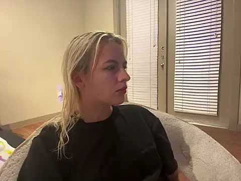 girlfriendmissy online show from February 2025 03:10:02 AM