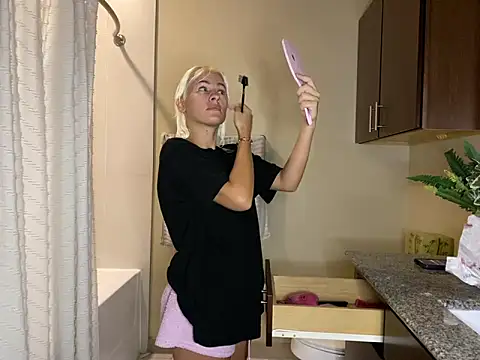 girlfriendmissy online show from September 2025 12:03:02 AM