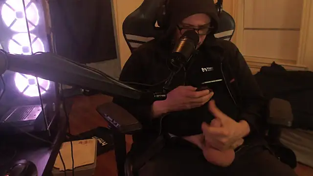 chicostick413 online show from September 2025 11:50:01 PM