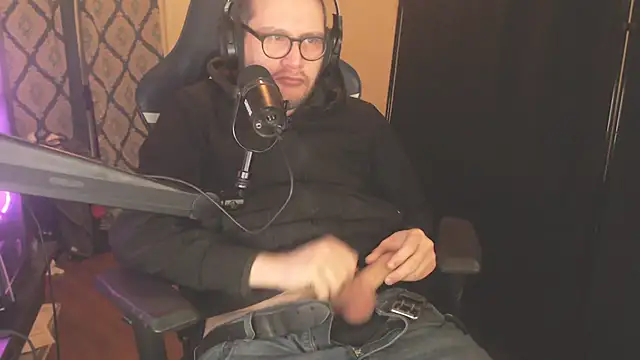 chicostick413 online show from February 2026 12:20:02 AM