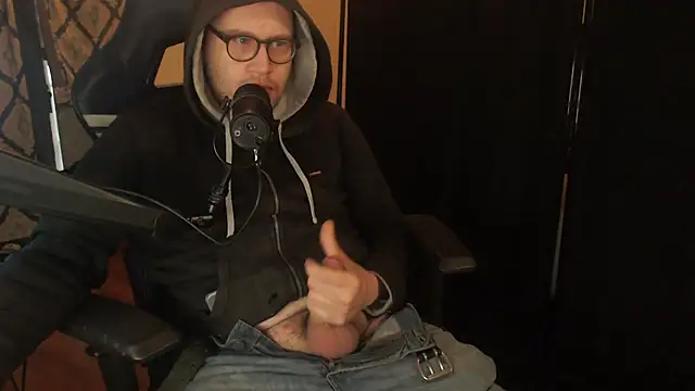 chicostick413 online show from April 2026 11:44:01 AM