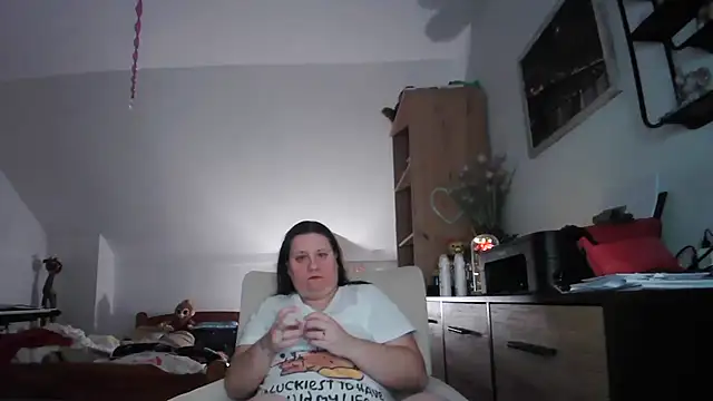 Snapshot of ReifeVenna chatting on February 2026 06:41:02 PM ReifeVenna online show from February 2026 06:41:02 PM