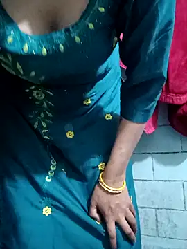 Snapshot of SAXYTannuja chatting on February 2025 03:42:01 AM SAXYTannuja online show from February 2025 03:42:01 AM