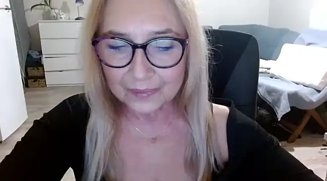 sofia xkiss online show from February 2025 03:52:02 PM