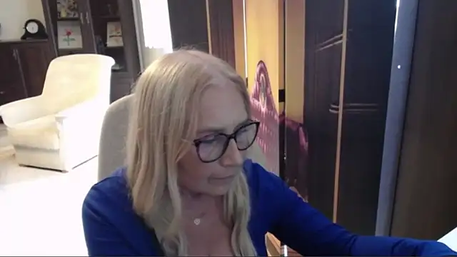 Snapshot of sofia_xkiss chatting on July 2026 01:35:02 PM sofia xkiss online show from July 2026 01:35:02 PM