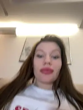 justmila online show from February 2025 10:32:01 PM