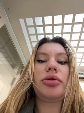 justmila online show from November 2025 12:03:01 PM