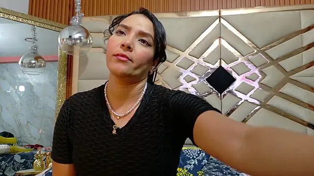 Sluttyandmature online show from April 2026 12:50:01 PM