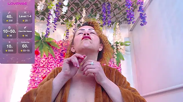 BLONDE SEXYHOT online show from February 2026 01:04:02 PM