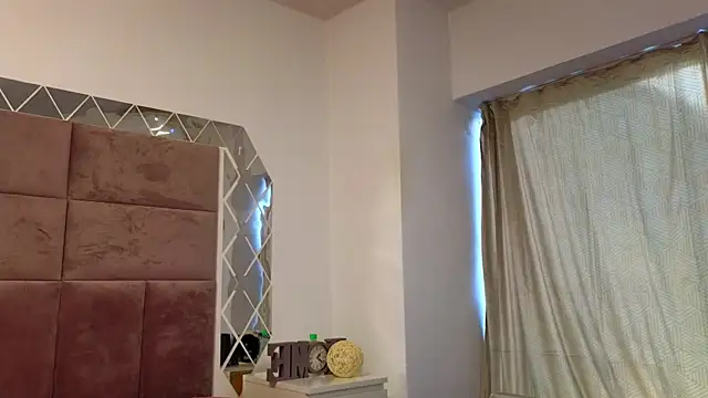 Snapshot of SweetScribe chatting on January 2025 09:59:01 AM SweetScribe online show from January 2025 09:59:01 AM