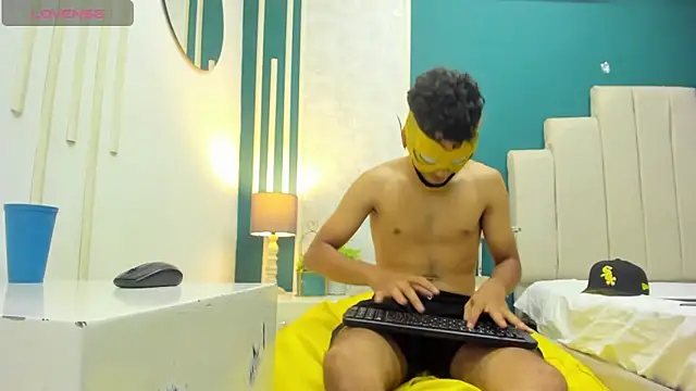 Snapshot of Austin_Cardieff chatting on January 2025 10:29:02 PM Austin Cardieff online show from January 2025 10:29:02 PM