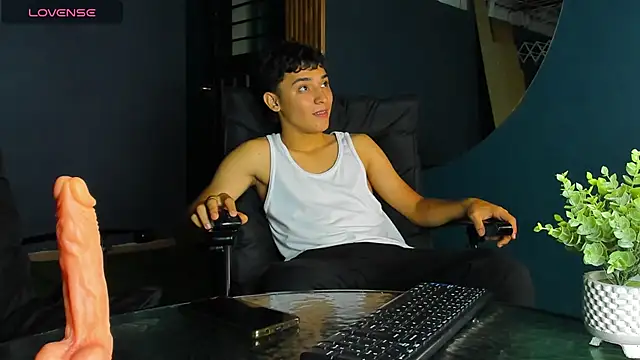 Snapshot of Austin_Cardieff chatting on February 2025 03:44:02 AM Austin Cardieff online show from February 2025 03:44:02 AM