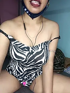 Snapshot of wild_bong_queen chatting on December 2024 02:28:02 PM wild bong queen online show from December 2024 02:28:02 PM