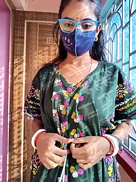 Snapshot of wild_bong_queen chatting on November 2025 09:37:02 AM wild bong queen online show from November 2025 09:37:02 AM