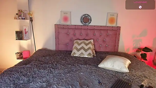 April Scarlett online show from November 2025 11:26:02 PM