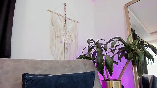 aaroncolombia online show from April 2026 11:03:02 AM