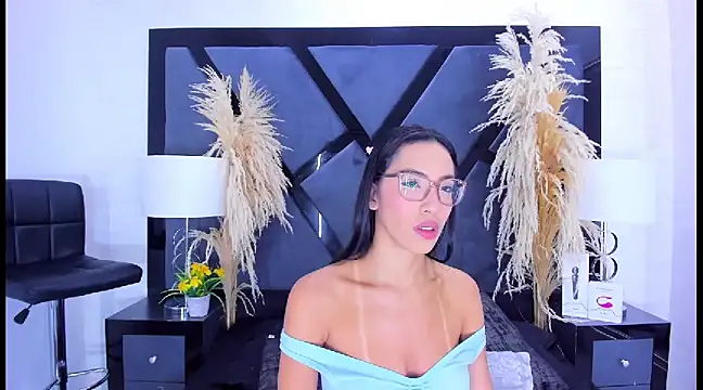 KylieWhite online show from January 2025 05:08:01 AM