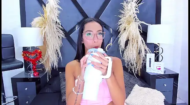 KylieWhite online show from February 2025 04:18:02 PM