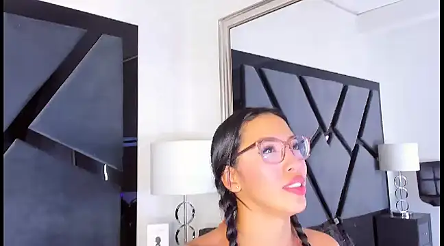 KylieWhite online show from February 2025 02:15:02 PM