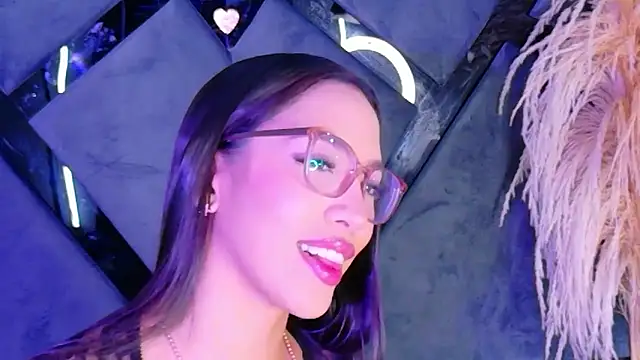 KylieWhite online show from November 2025 02:43:02 PM