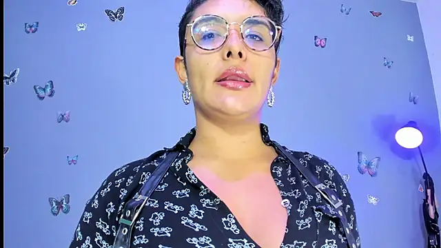 Kaira mosse online show from November 2025 12:36:02 PM