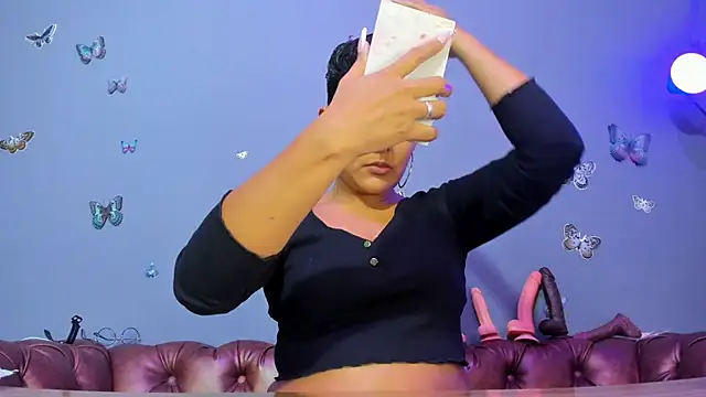 Kaira mosse online show from December 2025 11:50:01 AM