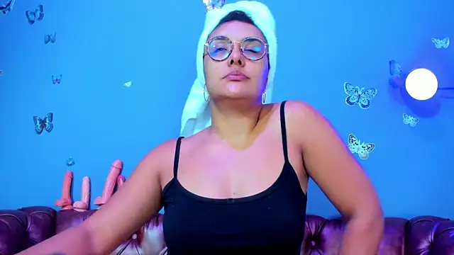 Kaira mosse online show from July 2026 11:48:01 AM