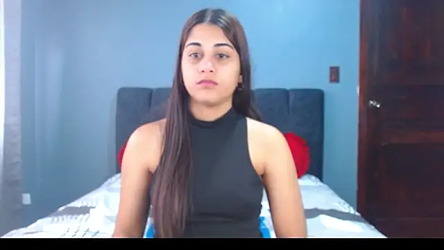 Snapshot of MiaOrtizCam chatting on February 2025 03:29:01 PM MiaOrtizCam online show from February 2025 03:29:01 PM