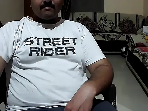 Snapshot of Akhil3290 chatting on June 2026 06:06:02 PM Akhil3290 online show from June 2026 06:06:02 PM
