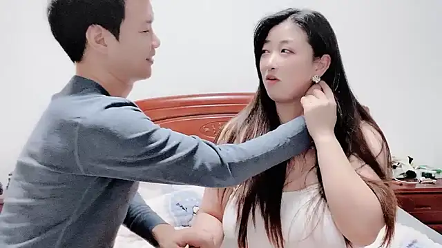 Snapshot of Lulu-y chatting on December 2024 05:12:01 PM Lulu-y online show from December 2024 05:12:01 PM