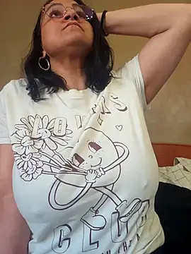 paulinaDiaz1 online show from April 2026 04:55:01 PM