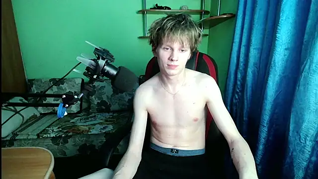 Snapshot of fameboyboo chatting on December 2025 06:27:02 PM fameboyboo online show from December 2025 06:27:02 PM