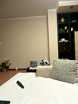 Snapshot of MichelleCara chatting on December 2025 07:28:01 AM MichelleCara online show from December 2025 07:28:01 AM