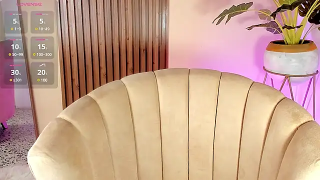 Snapshot of kenayfox chatting on February 2025 05:30:02 AM kenayfox online show from February 2025 05:30:02 AM