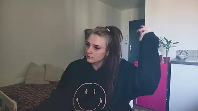 ce leste   online show from April 2026 12:00:02 PM