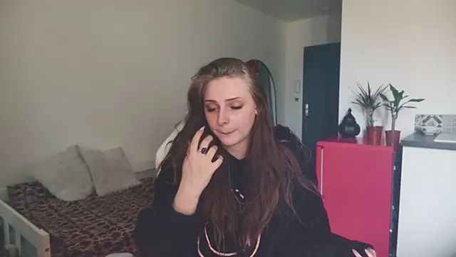 ce leste   online show from April 2026 10:19:02 AM