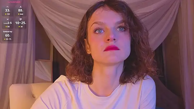 Snapshot of Soo_dreamy chatting on December 2025 01:26:02 AM Soo dreamy online show from December 2025 01:26:02 AM