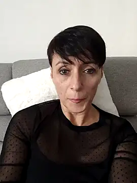 Snapshot of YOURHESZTIA chatting on December 2024 11:17:01 AM YOURHESZTIA online show from December 2024 11:17:01 AM