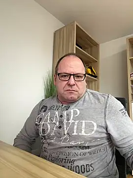 coupleLatinaLovers online show from December 2024 12:05:02 PM