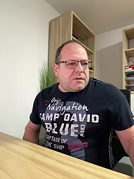 coupleLatinaLovers online show from December 2024 06:11:02 AM